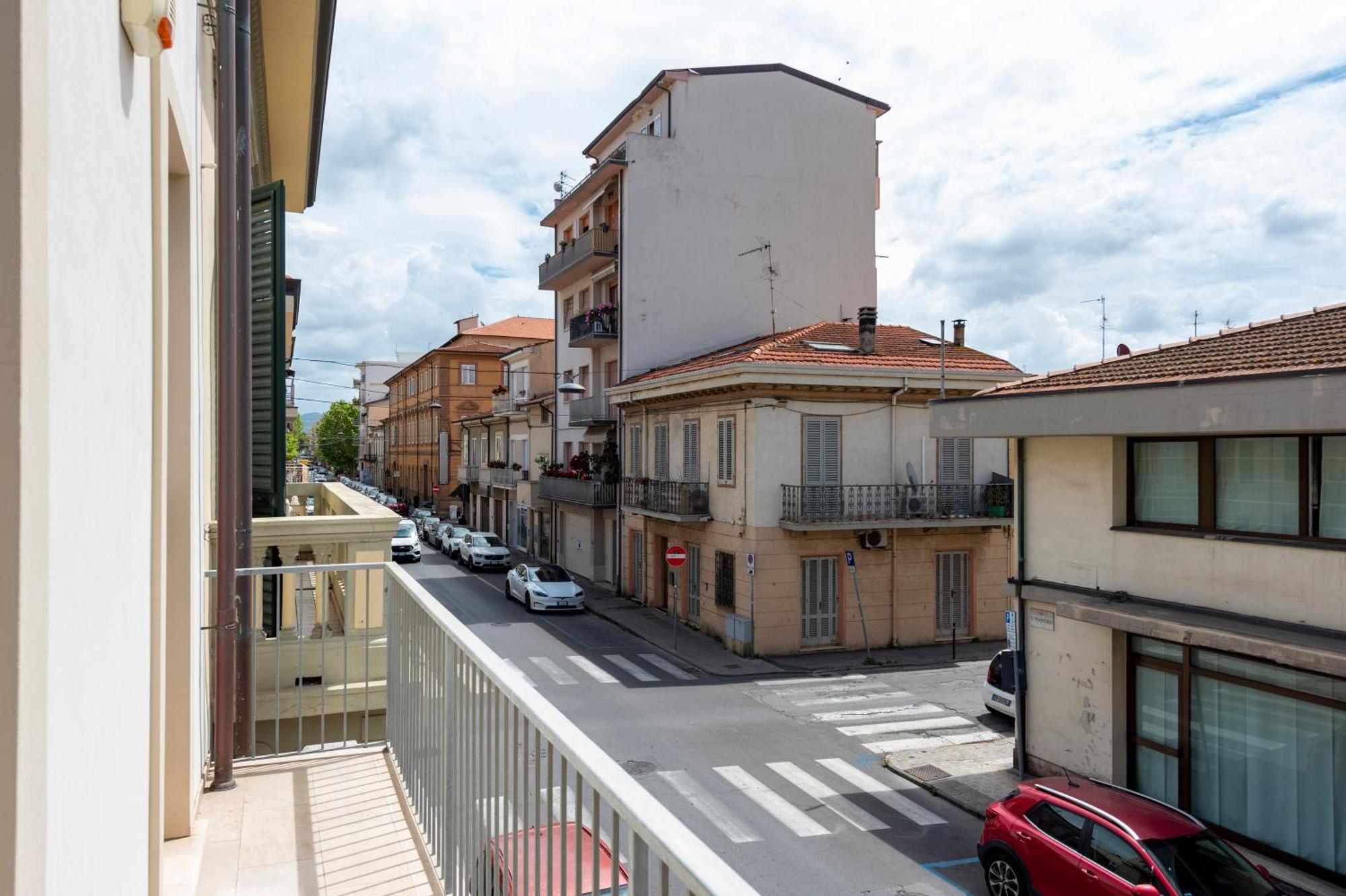 La Suite 2 Ondina Viareggio 200M From Sea - Happy Rentals Dış mekan fotoğraf